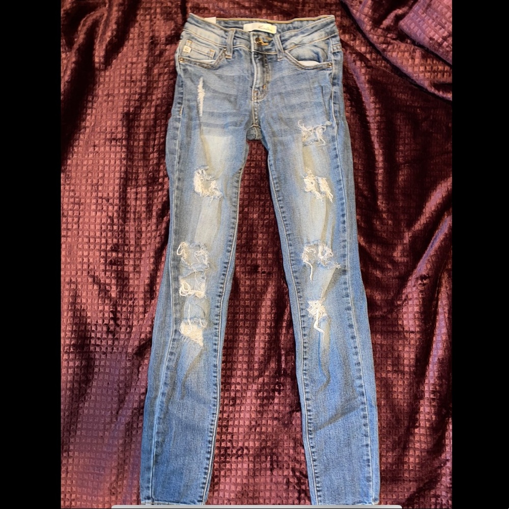 🍑 2 for $15 🍑 Kancan Skinny Ripped Jeans